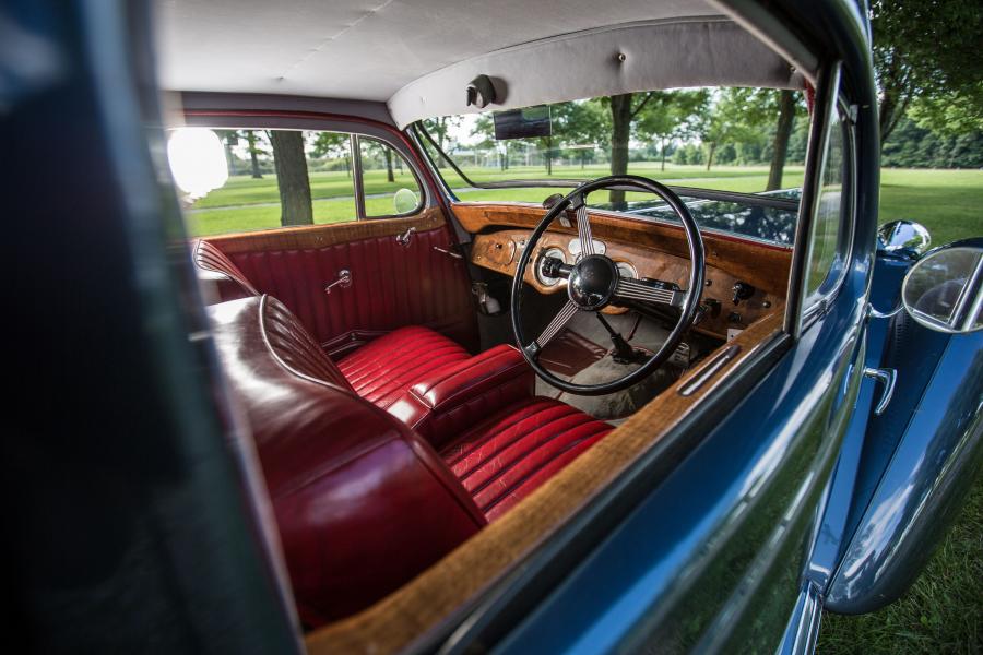 Интерьер Delahaye 135 M Coupe par Guillore 1946 года  (фото 11 из 21)